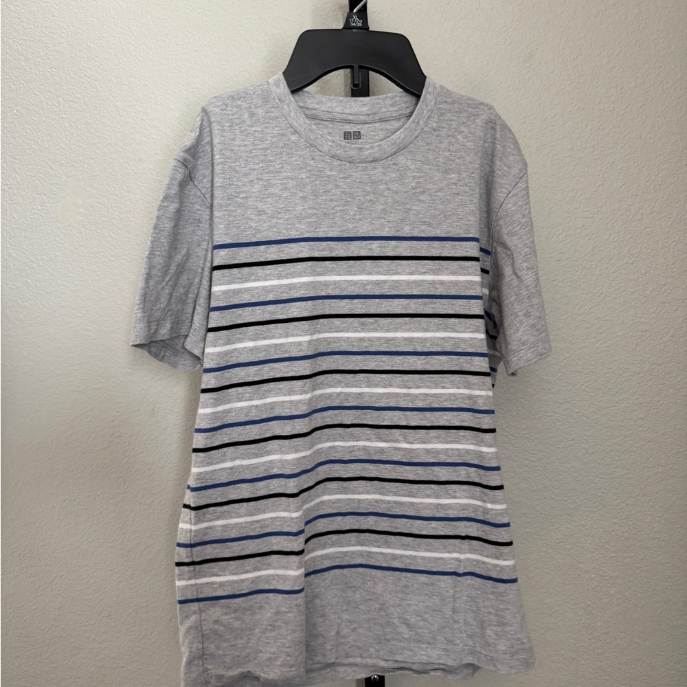 Uniqlo Heather Gray T-Shirt